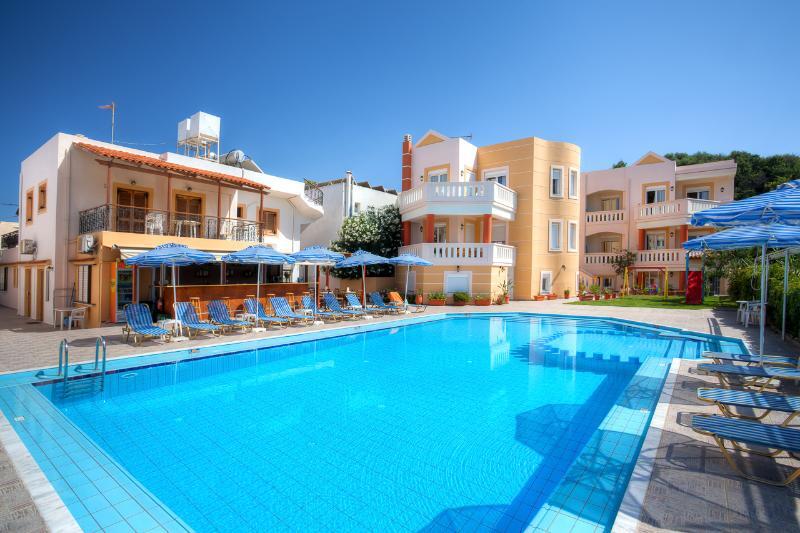 Artemis Apartments Stalos Exterior photo