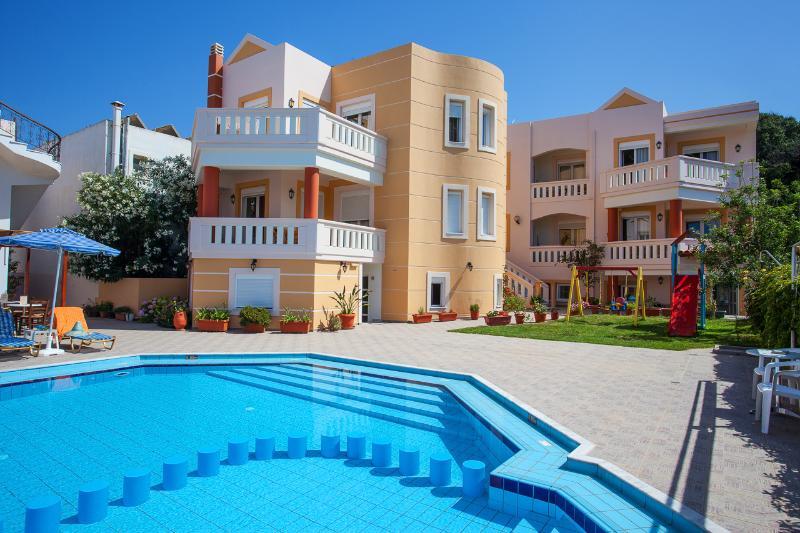 Artemis Apartments Stalos Exterior photo